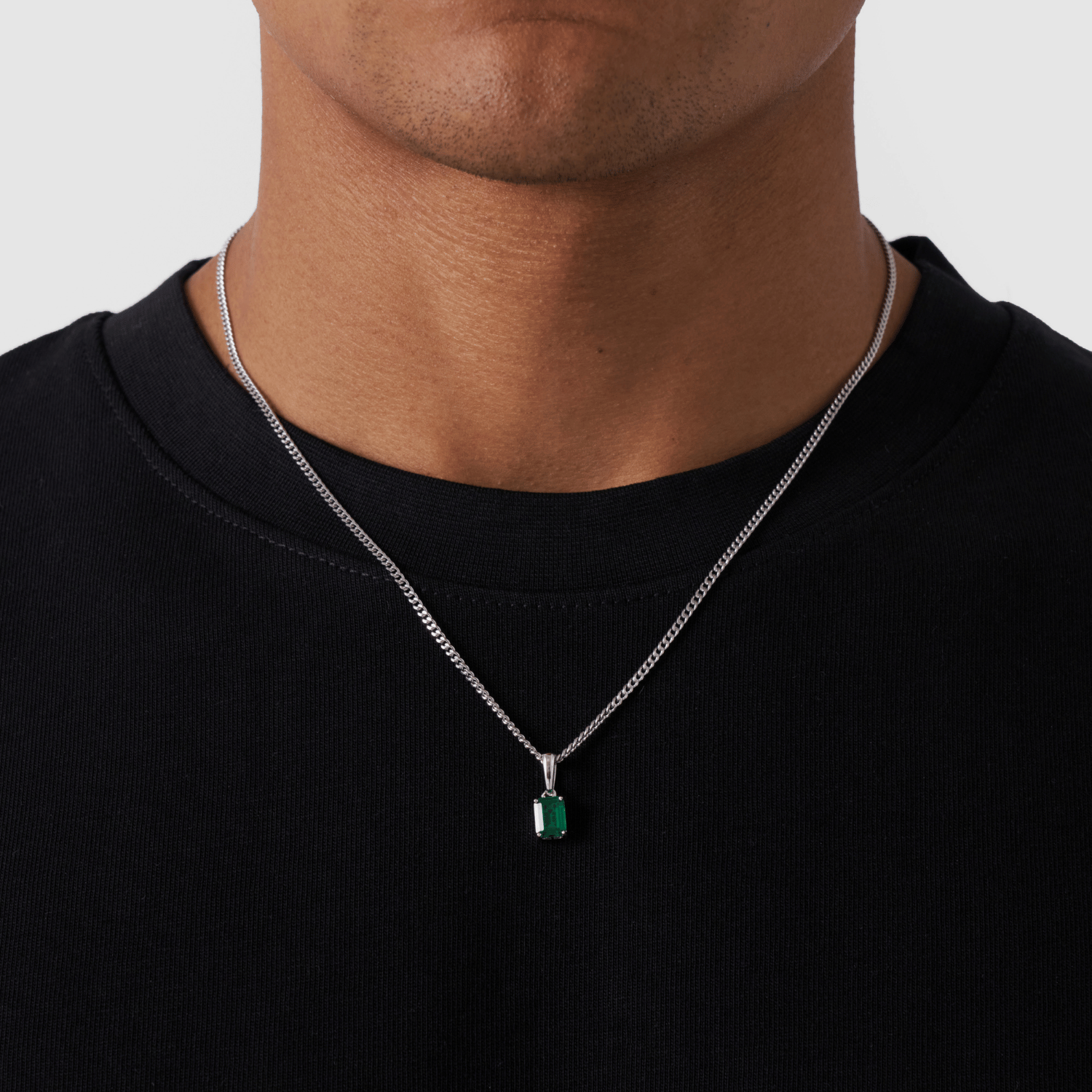 Emerald_-_Silver_-_Gemstone_-_Pendant_-_Front.png