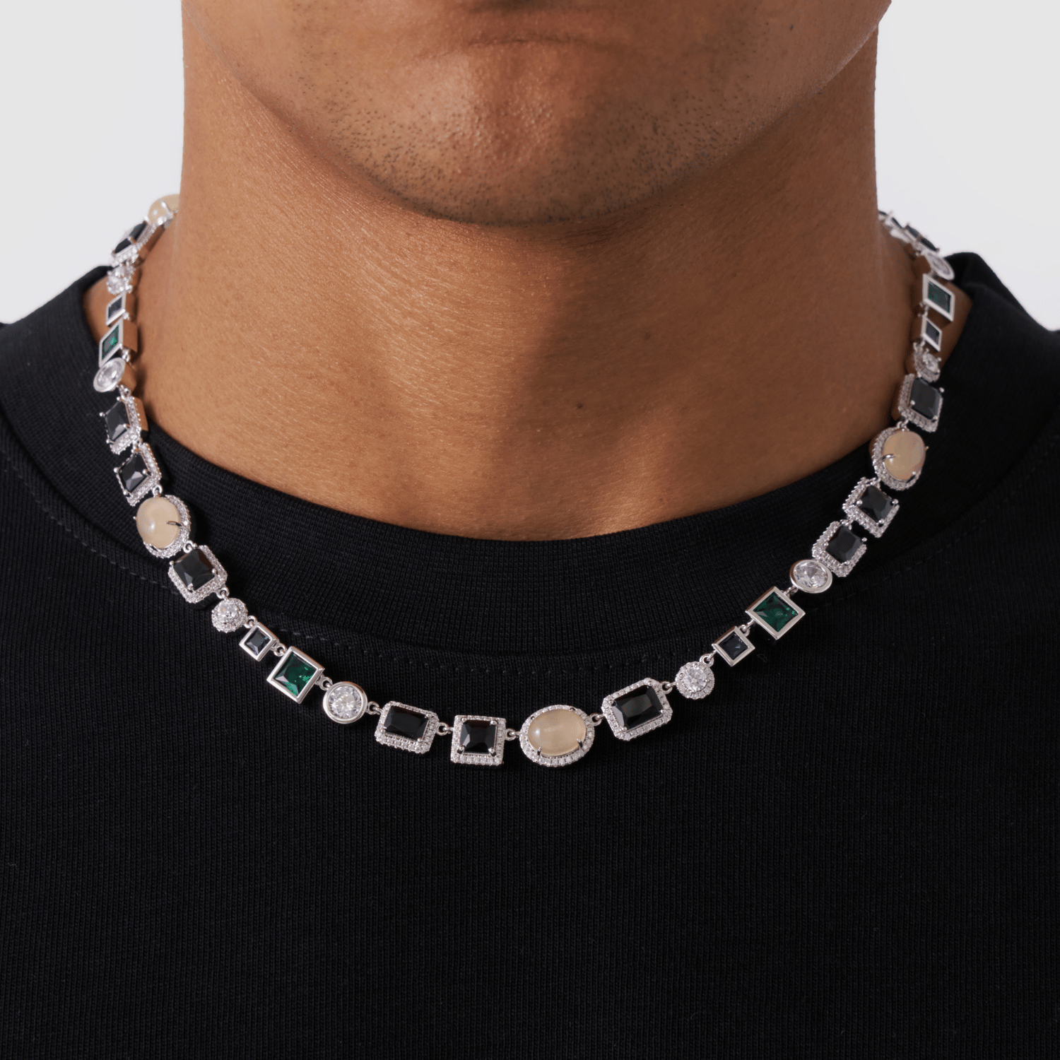 Onyx_-_Silver_-_Gemstone_-_Necklace_-_Front.png