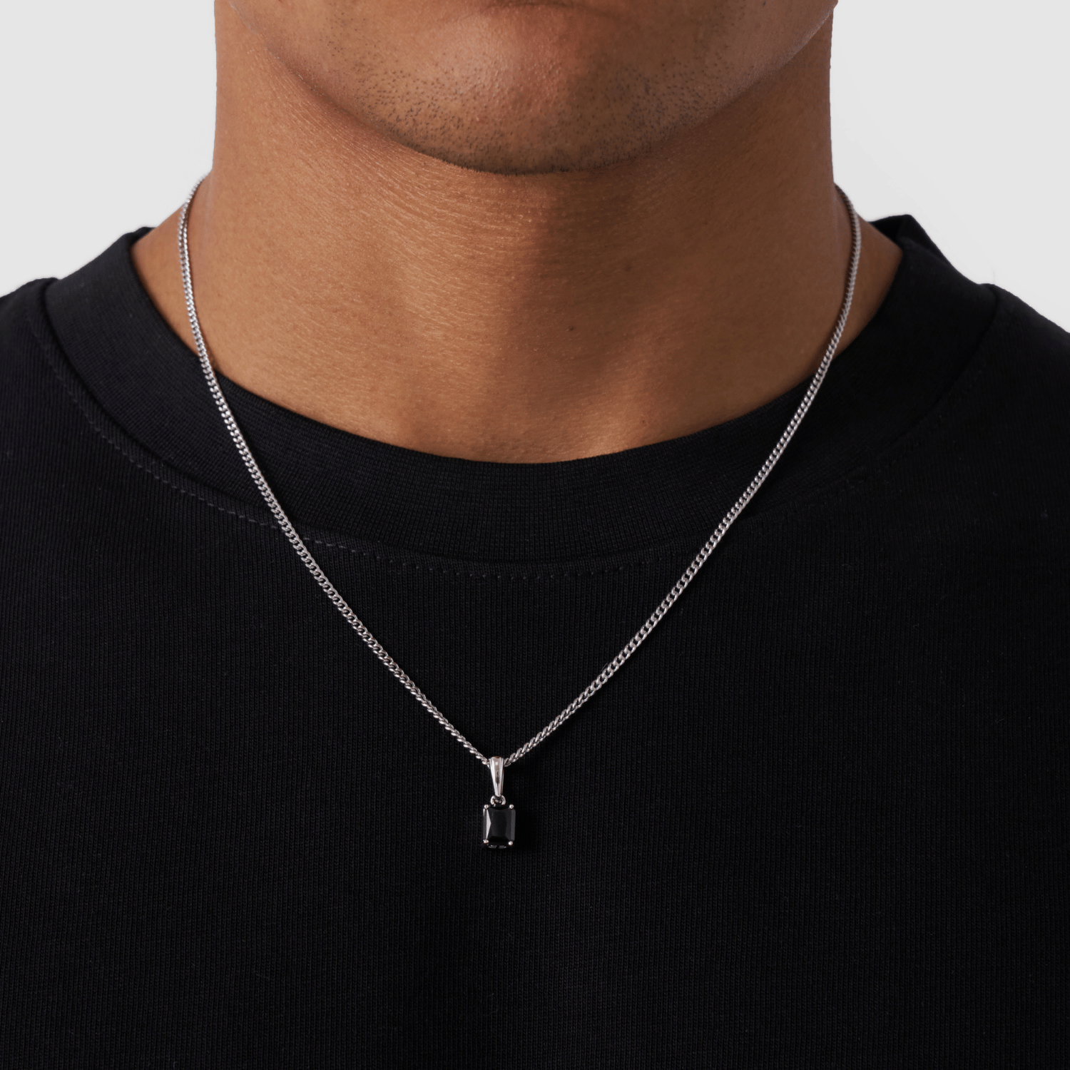 Onyx_-_Silver_-_Gemstone_-_Pendant_-_Front.png