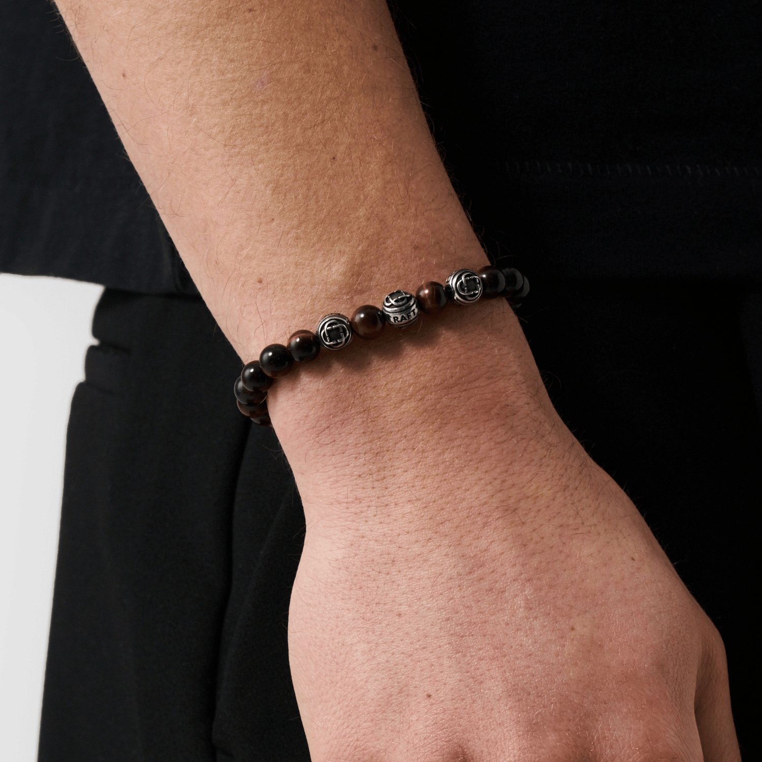 Tiger_sEyeMetalBeadBracelet_Silver_model.png