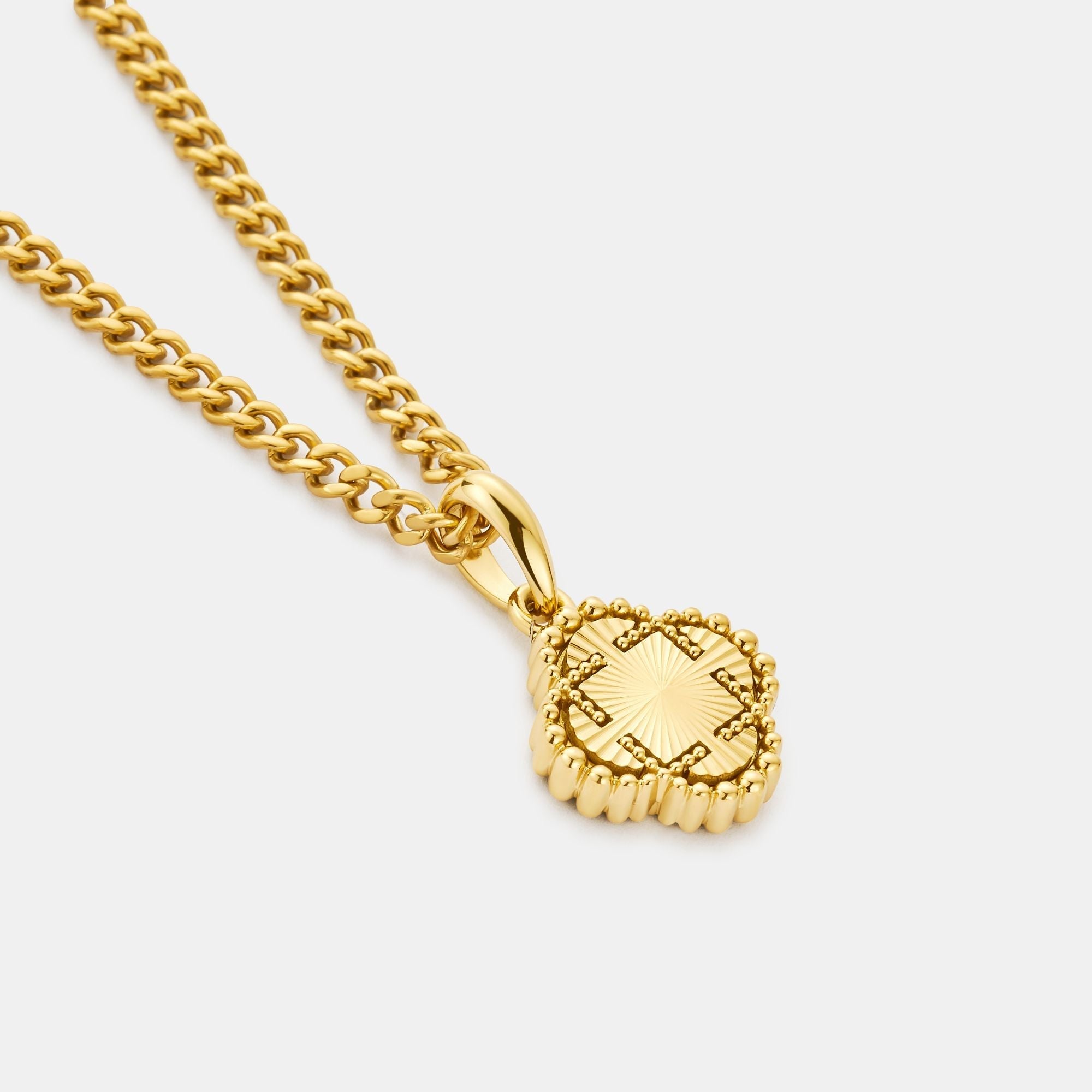 gold-clover-pendant-side_0627d819-4b2d-4e58-a331-f28ec03767e8.jpg